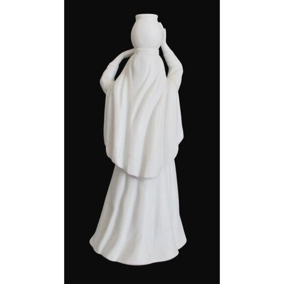 Avon Nativity Collectibles Women with Water Jar Figurine Vintage 1990 - Picture 5 of 8
